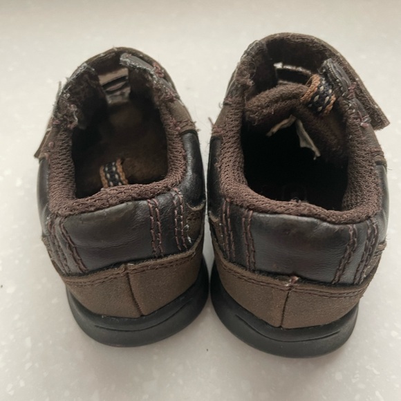 Kid Connection toddler brown dress shoes size 4 Velcro strap - Picture 3 of 6